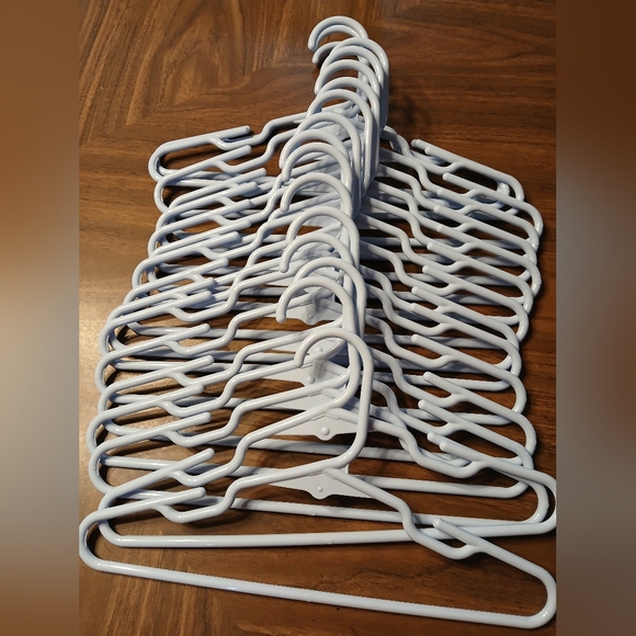 Children's hangars - Picture 1 of 1
